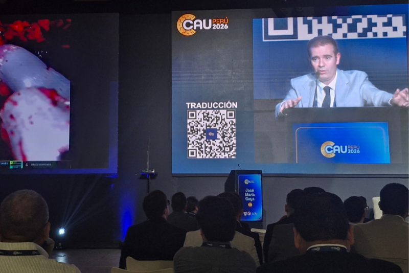 Josep Maria Gaya, cirurgia _semi-live_ (CAU 2026, Lima)